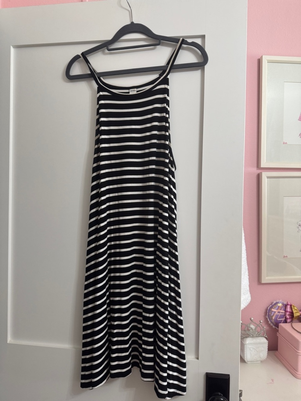 Old Navy Black and White Striped Crewneck Top